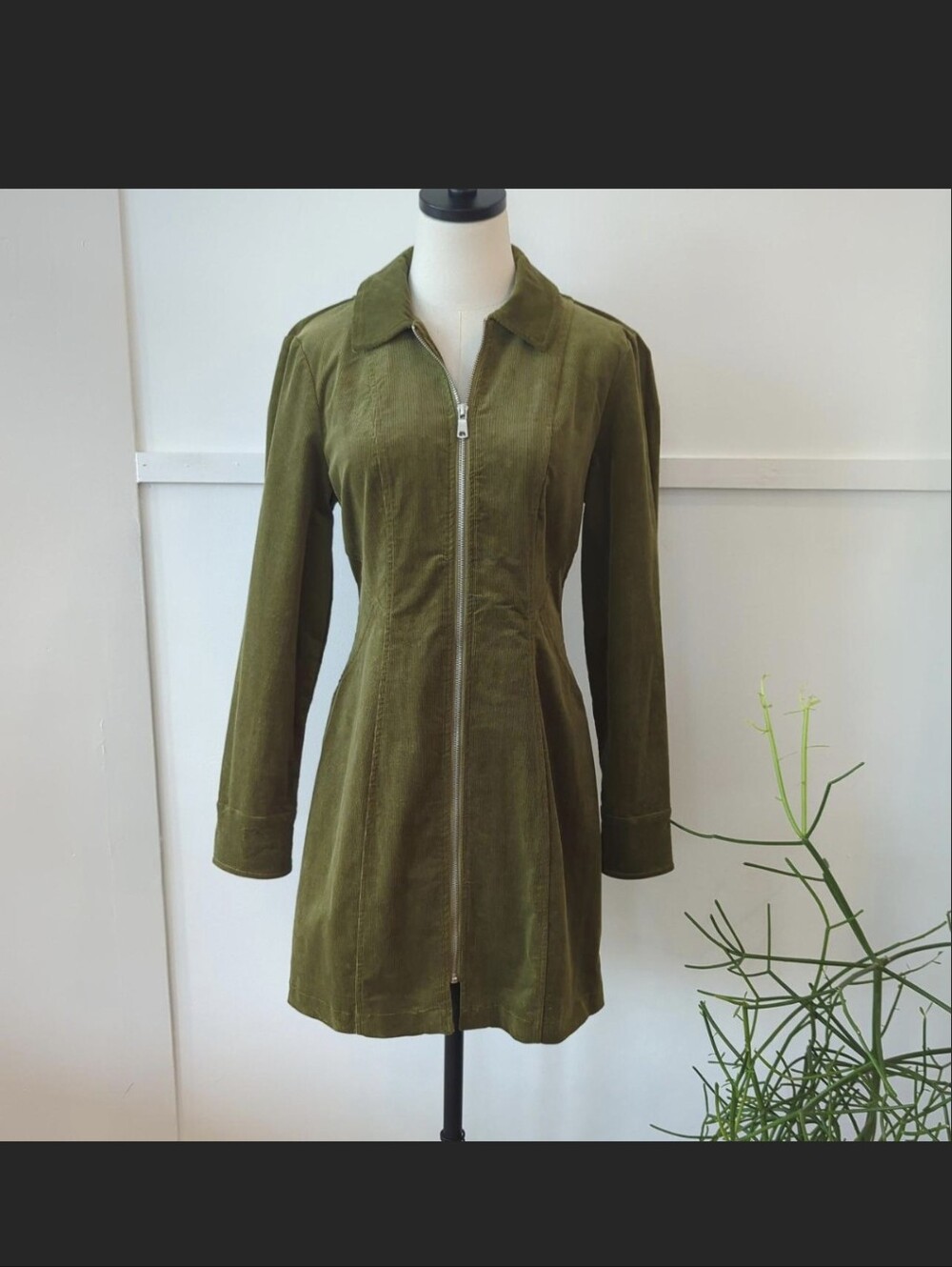 7 for All Mankind chartreuse/Olive green corduroy dress Size 6